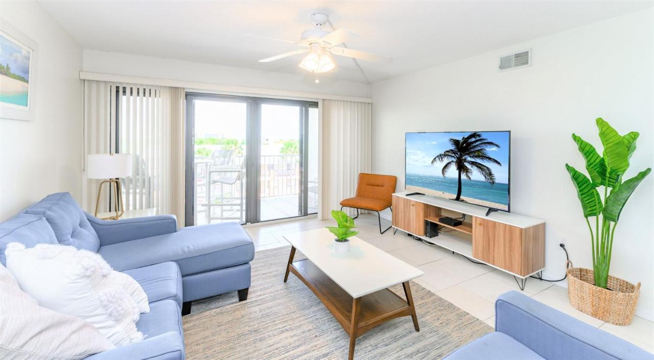 Two-Bedroom Apartment - Limited Ocean View - Unit 402